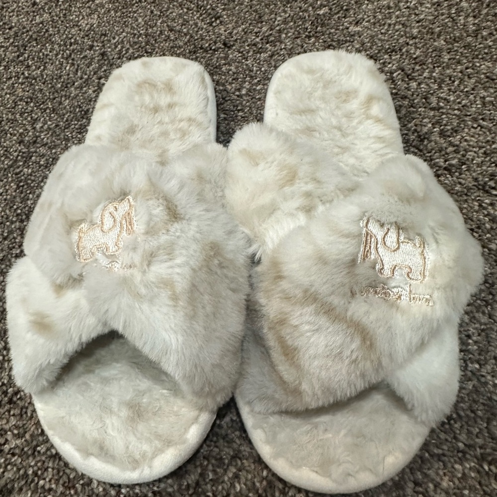 Puppy Love Criss Cross Slippers Snow Leopard Large Fur Sherpa slide slip…